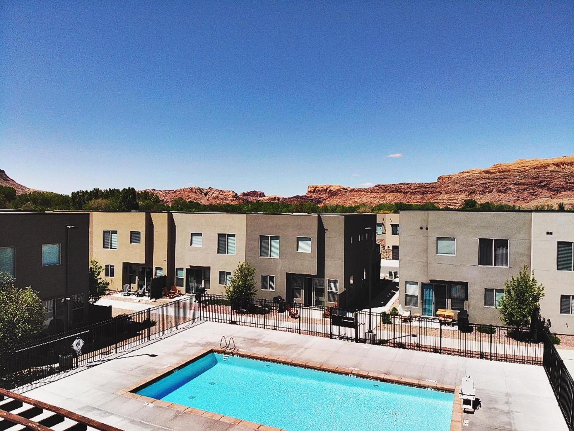 Sleeps 51, Pet Friendly, Townies, Poolside Villa Moab Exterior photo