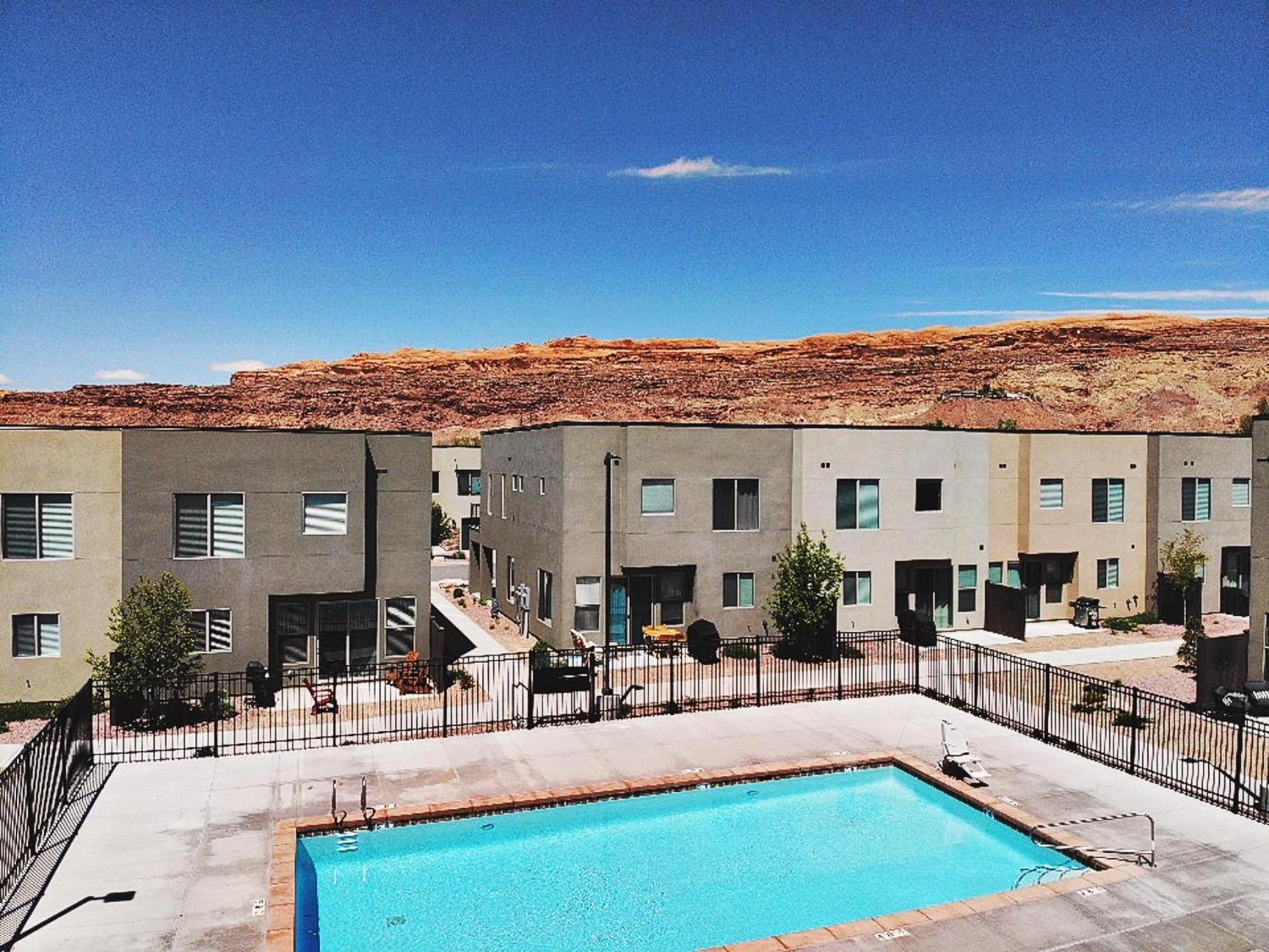 Sleeps 51, Pet Friendly, Townies, Poolside Villa Moab Exterior photo